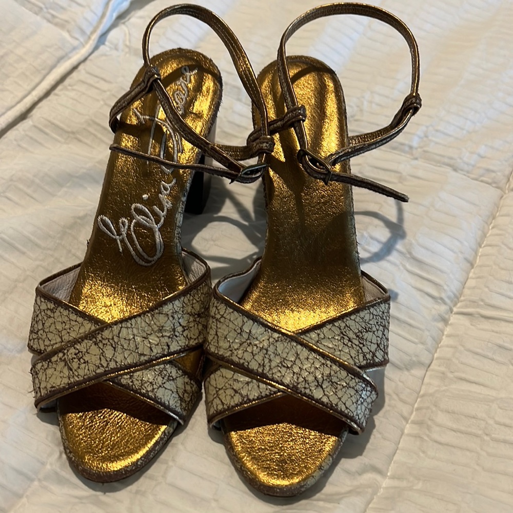 Elisa ferare, Copper and beige sandals with a great heel